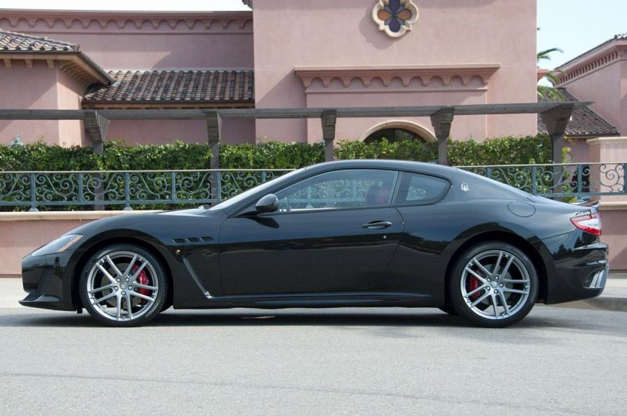  Maserati GranTurismo MC 2012 года  (фото 4 из 27)